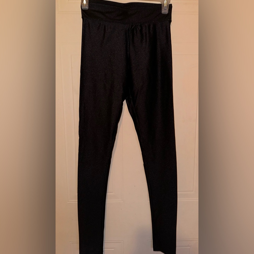 2 pairs of leggings